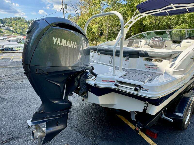 23ft Chaparral Yacht For Sale