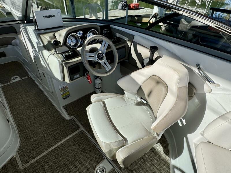 24' 2016 Crownline Eclipse E4