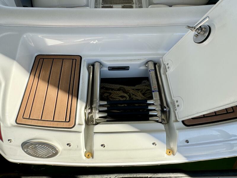 24' 2016 Crownline Eclipse E4