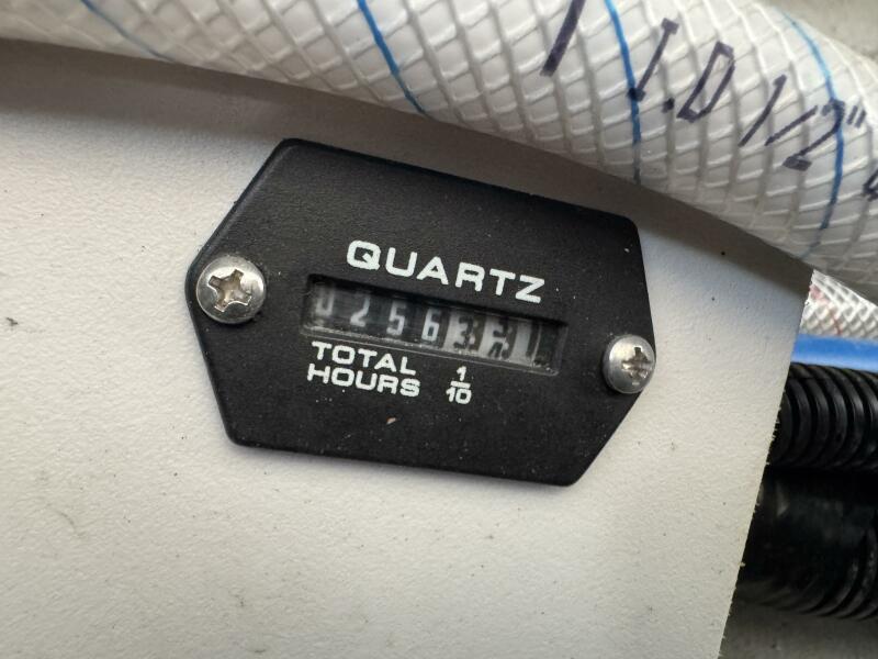 24' 2016 Crownline Eclipse E4