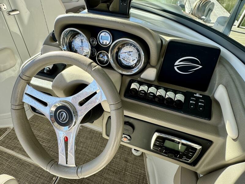 24' 2016 Crownline Eclipse E4