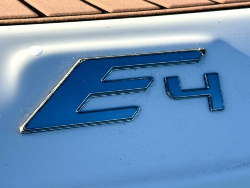 24' 2016 Crownline Eclipse E4