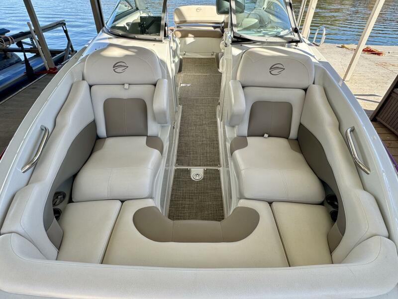 24' 2016 Crownline Eclipse E4