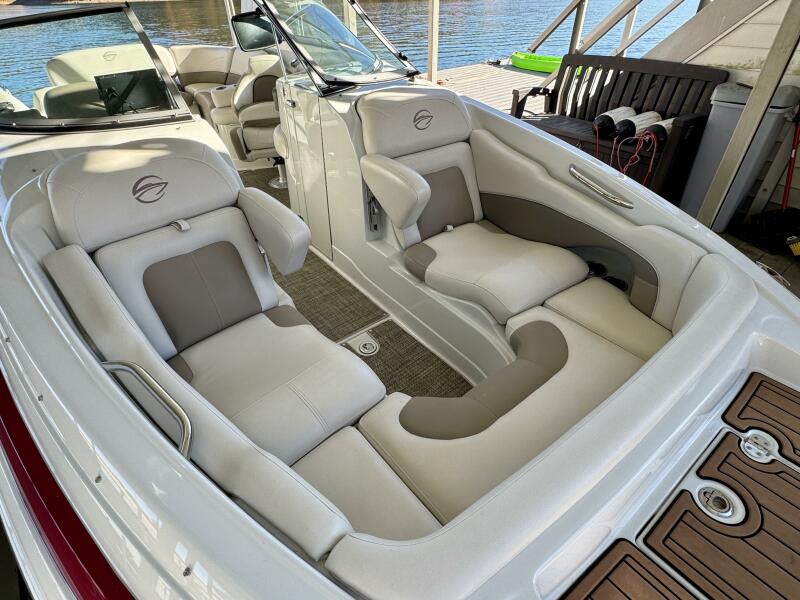 24' 2016 Crownline Eclipse E4