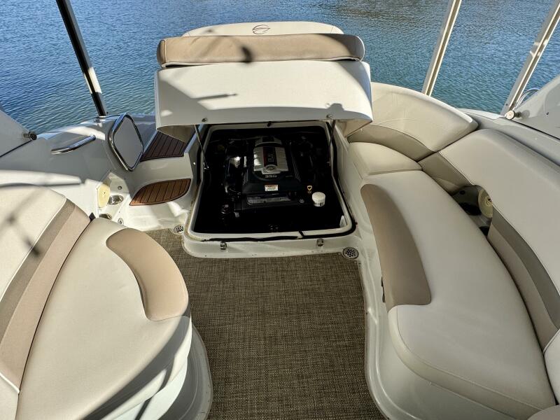 24' 2016 Crownline Eclipse E4