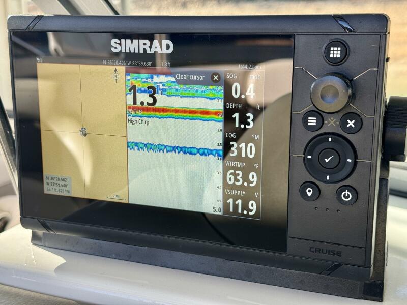 24' 2016 Crownline Eclipse E4