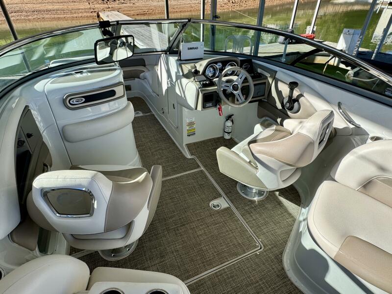 24' 2016 Crownline Eclipse E4