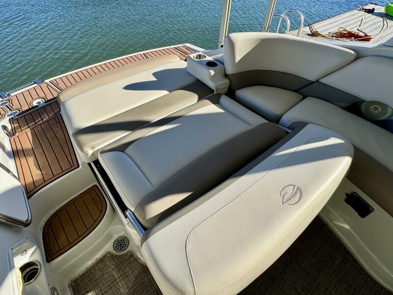 24' 2016 Crownline Eclipse E4