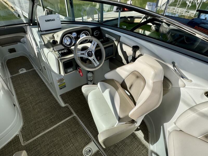 24' 2016 Crownline Eclipse E4