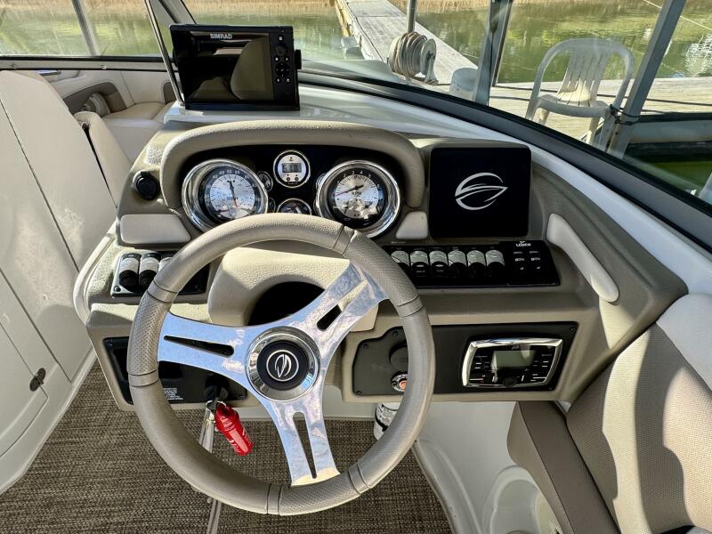 24' 2016 Crownline Eclipse E4