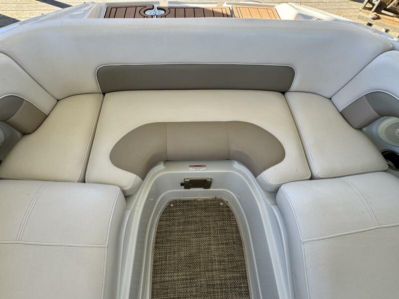 24' 2016 Crownline Eclipse E4