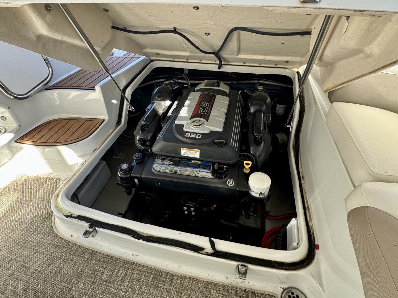 24' 2016 Crownline Eclipse E4