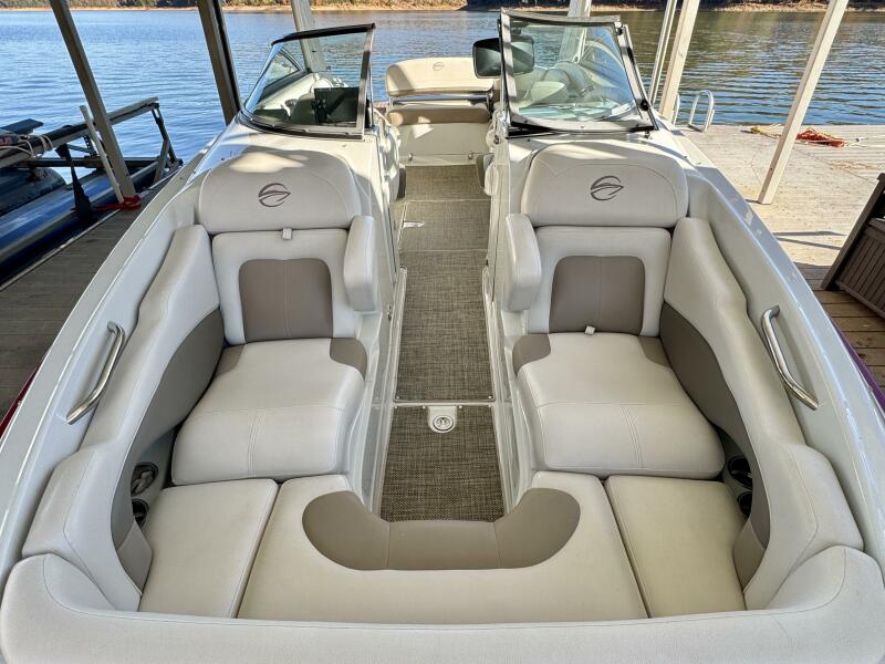 24' 2016 Crownline Eclipse E4