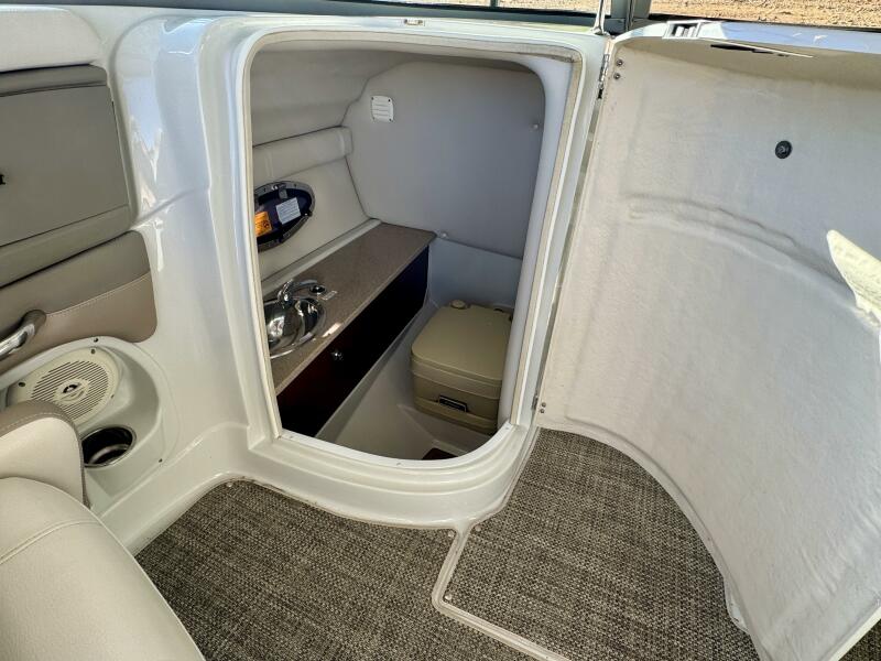 24' 2016 Crownline Eclipse E4