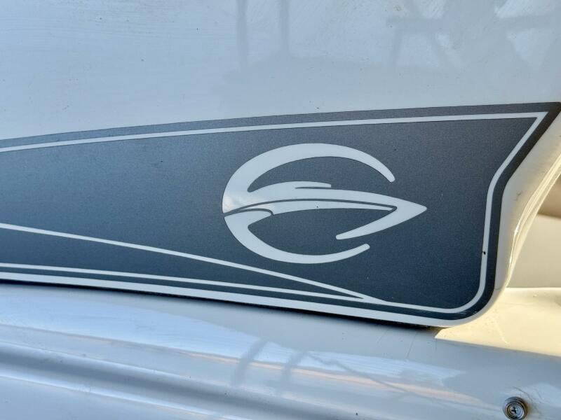 24' 2016 Crownline Eclipse E4