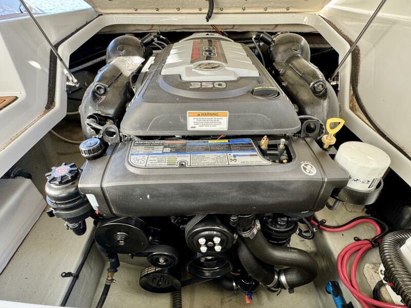 24' 2016 Crownline Eclipse E4