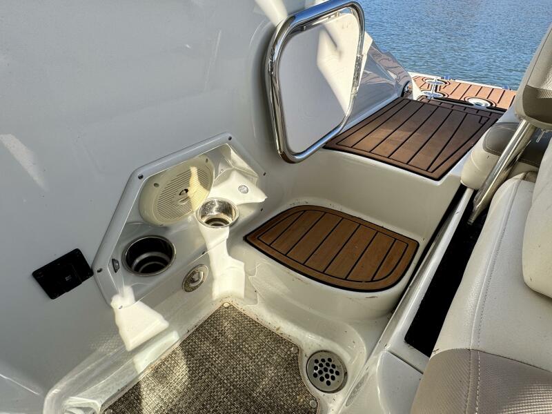 24' 2016 Crownline Eclipse E4