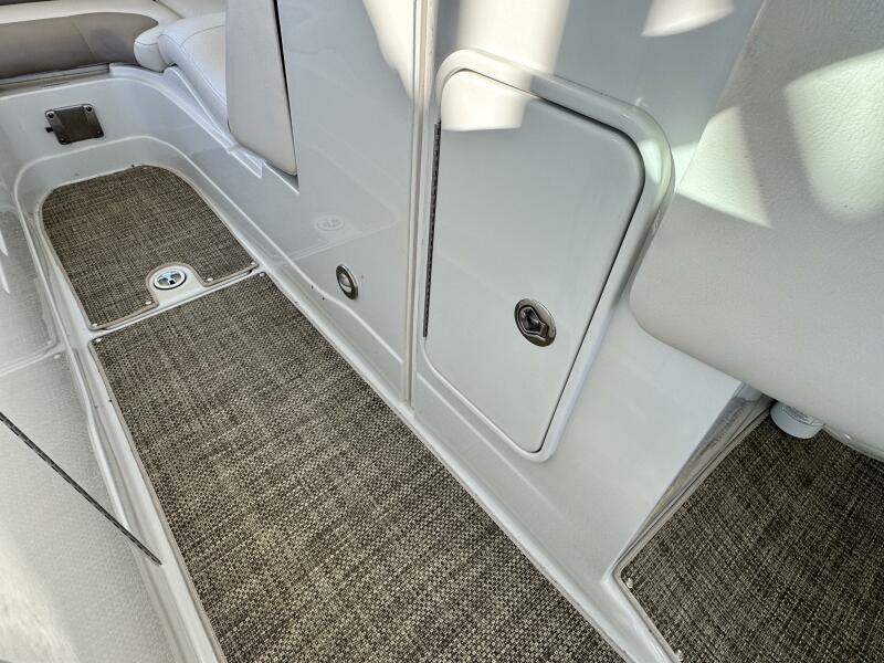 24' 2016 Crownline Eclipse E4