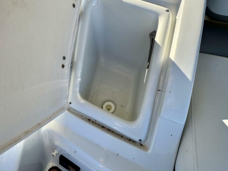 24' 2016 Crownline Eclipse E4