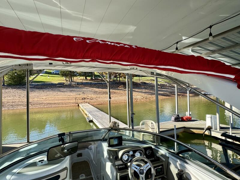 24' 2016 Crownline Eclipse E4