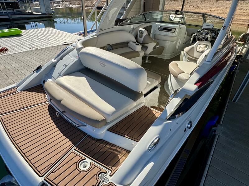 24' 2016 Crownline Eclipse E4
