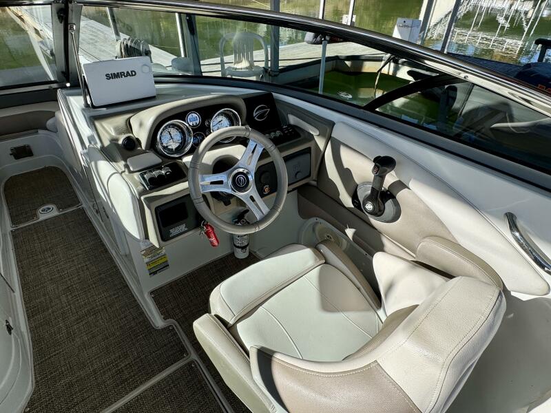 24' 2016 Crownline Eclipse E4