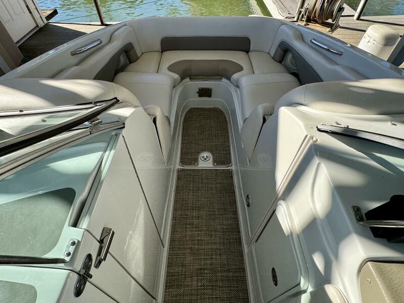 24' 2016 Crownline Eclipse E4