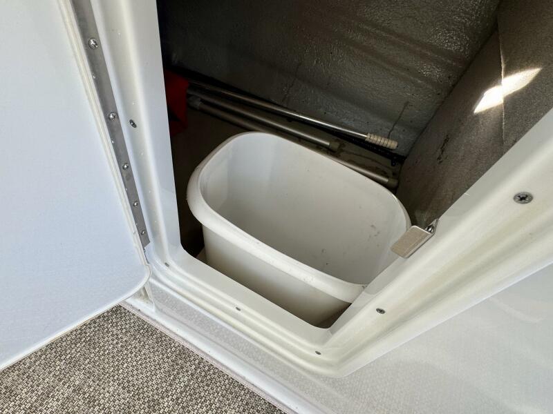 24' 2016 Crownline Eclipse E4