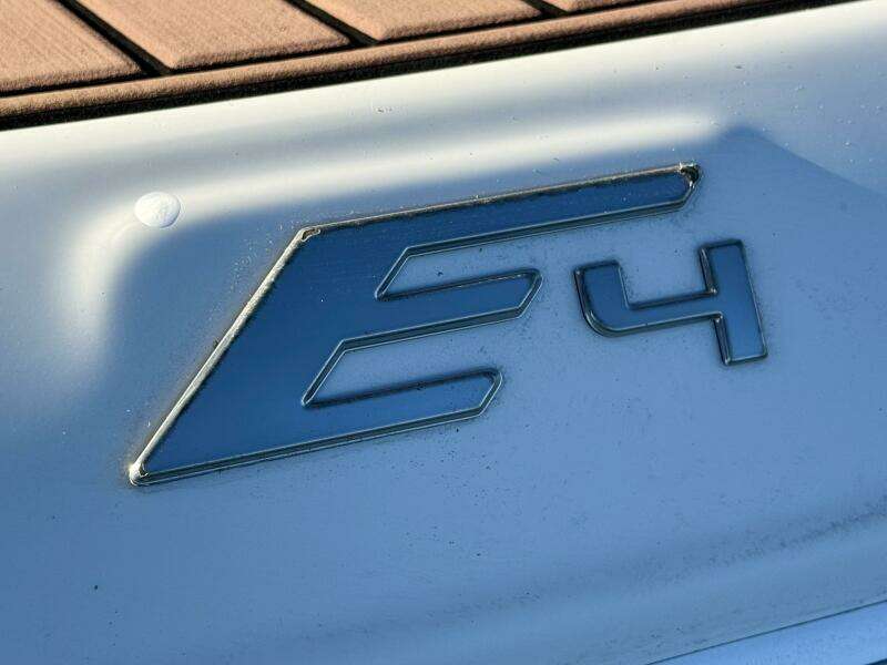 2016 Crownline Eclipse E4