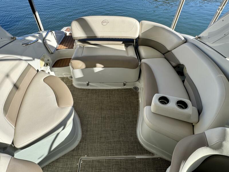 24' 2016 Crownline Eclipse E4