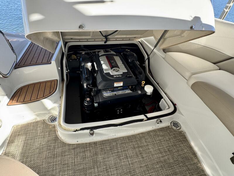 24' 2016 Crownline Eclipse E4