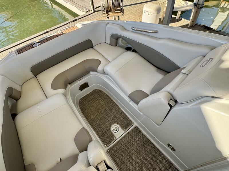 24' 2016 Crownline Eclipse E4