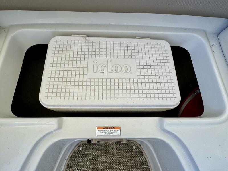 24' 2016 Crownline Eclipse E4