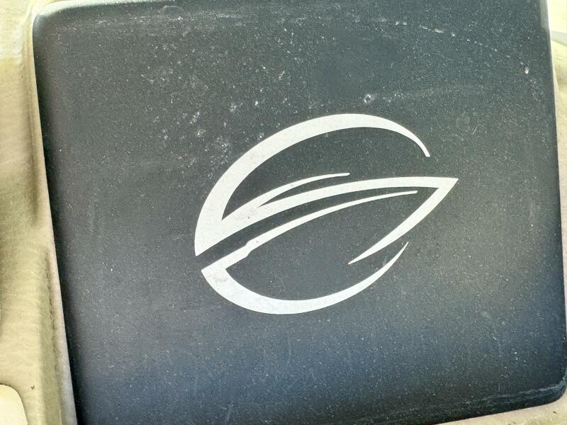 24' 2016 Crownline Eclipse E4