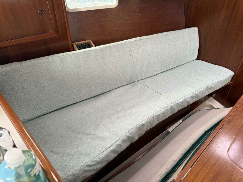 Animus Victus 31ft Beneteau Yacht For Sale