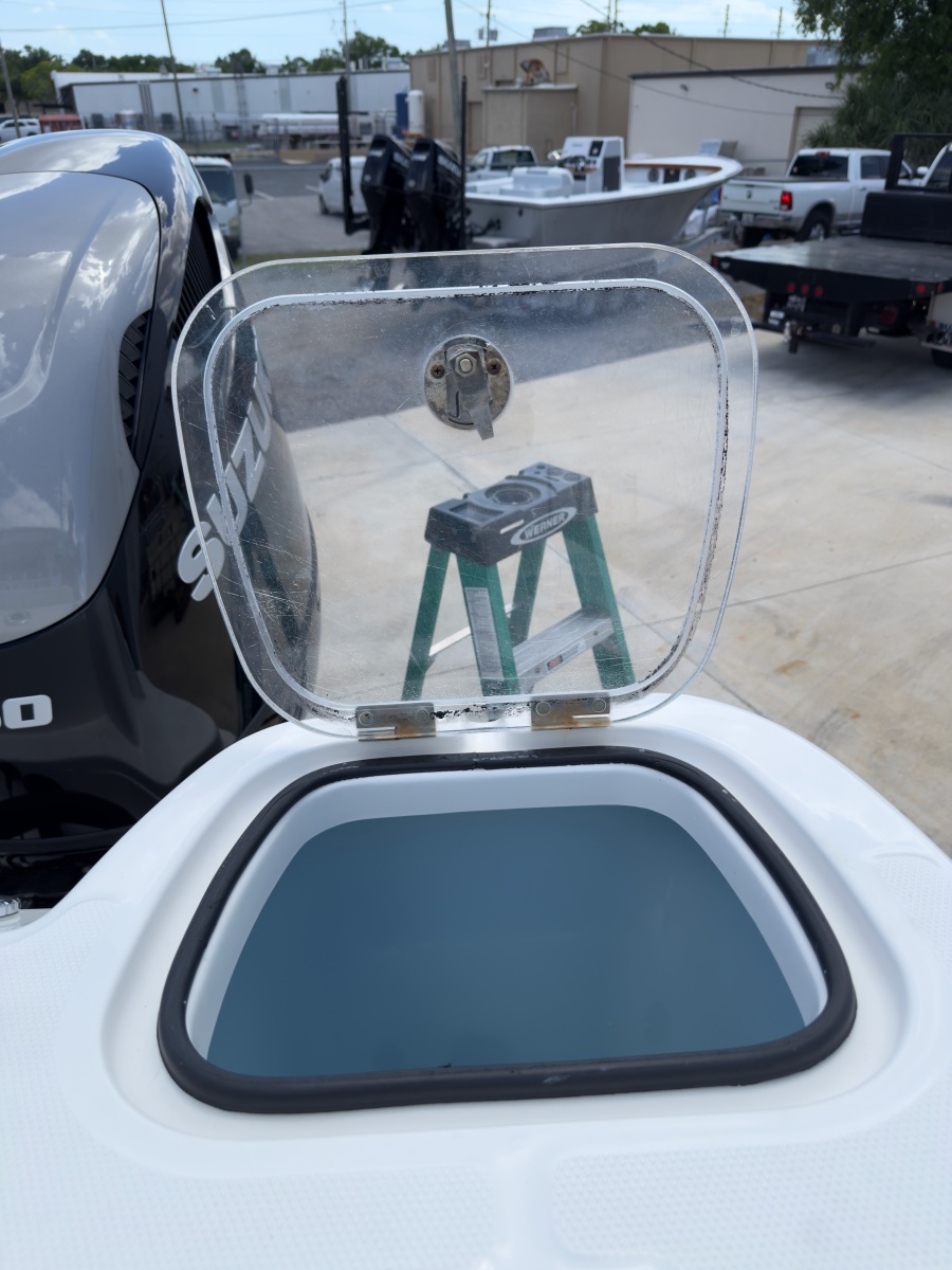 2016 Boston Whaler 350 Outrage