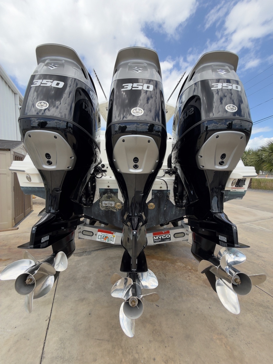 2016 Boston Whaler 350 Outrage