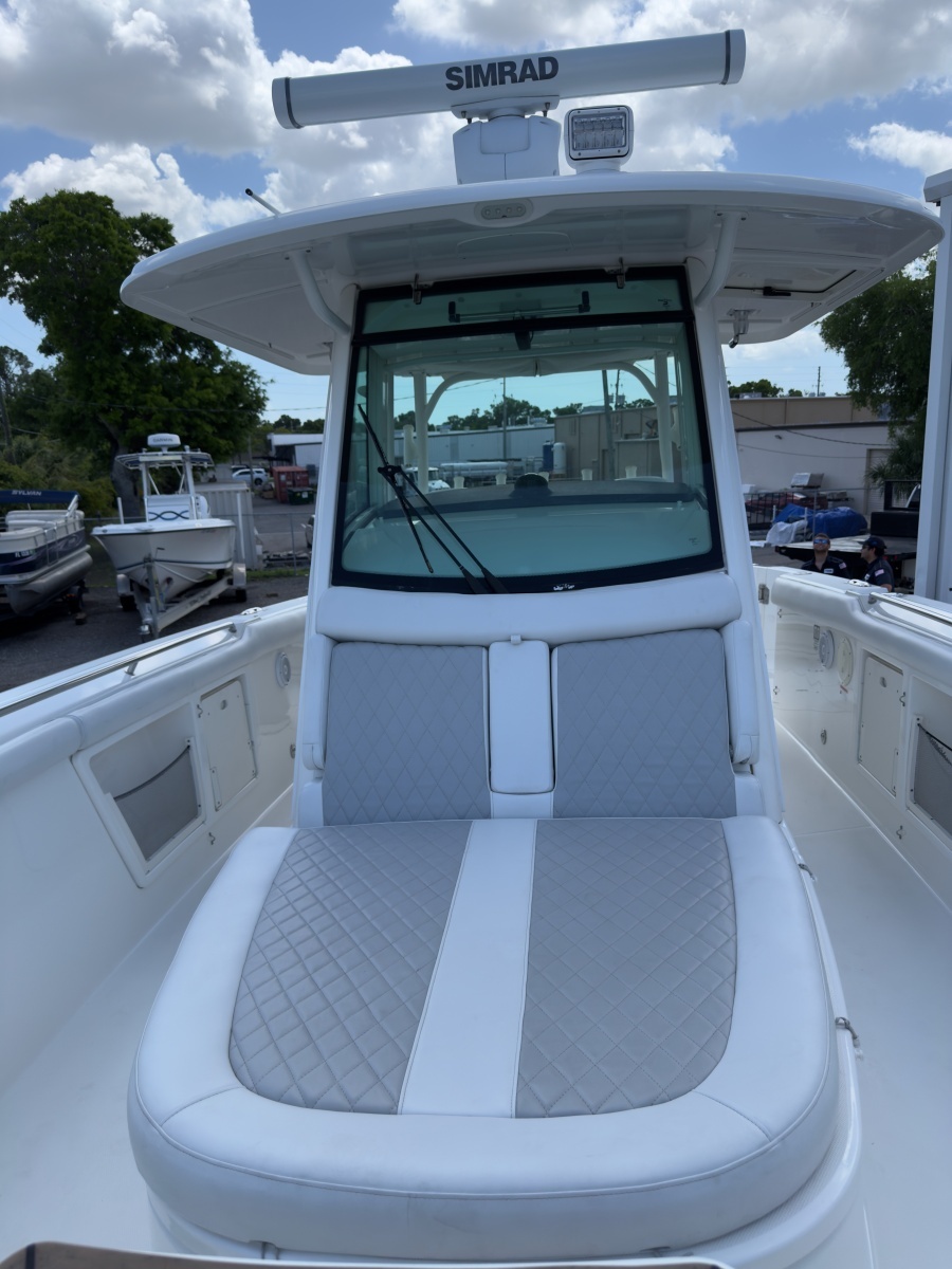 2016 Boston Whaler 350 Outrage