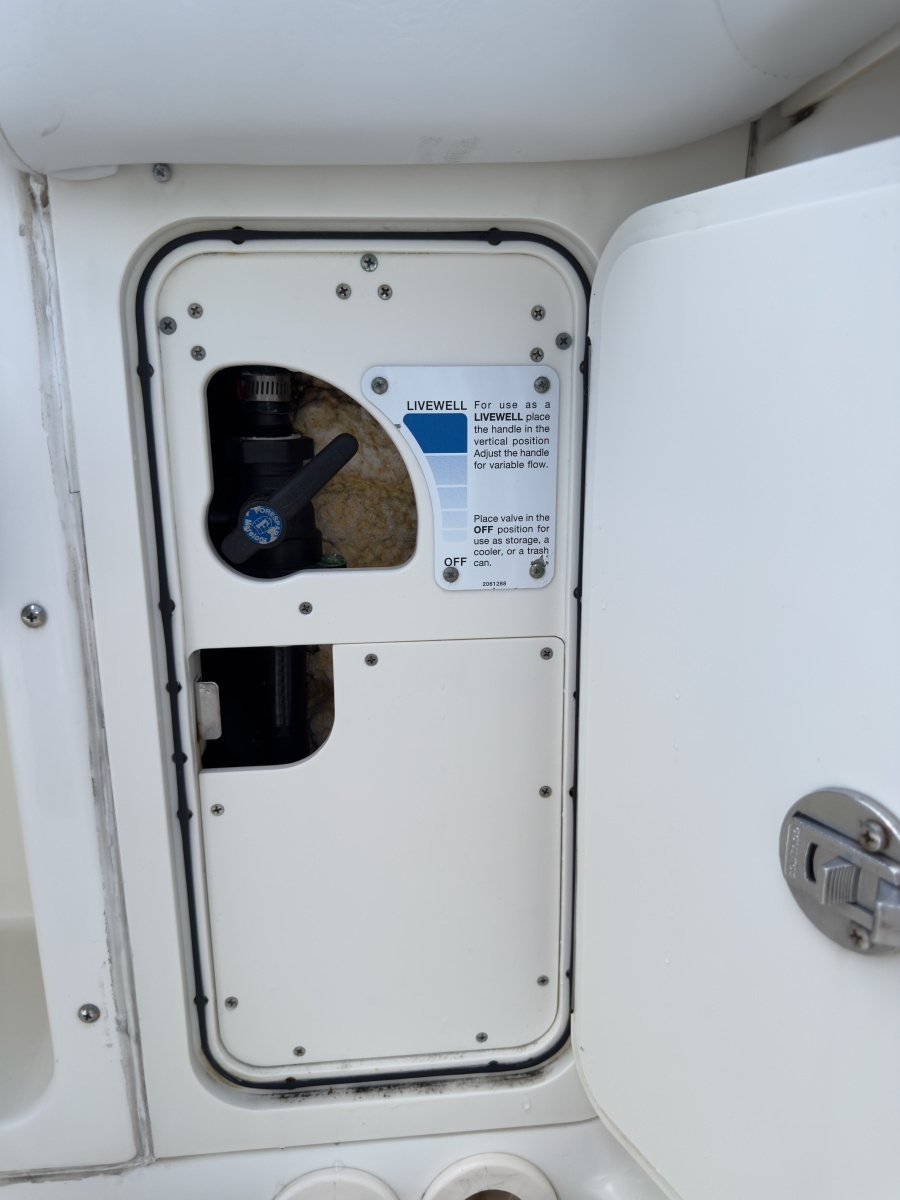 2016 Boston Whaler 350 Outrage