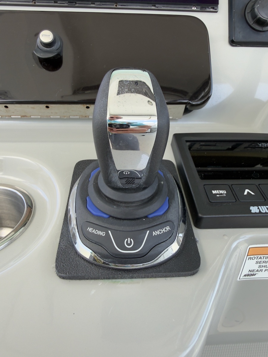 2016 Boston Whaler 350 Outrage