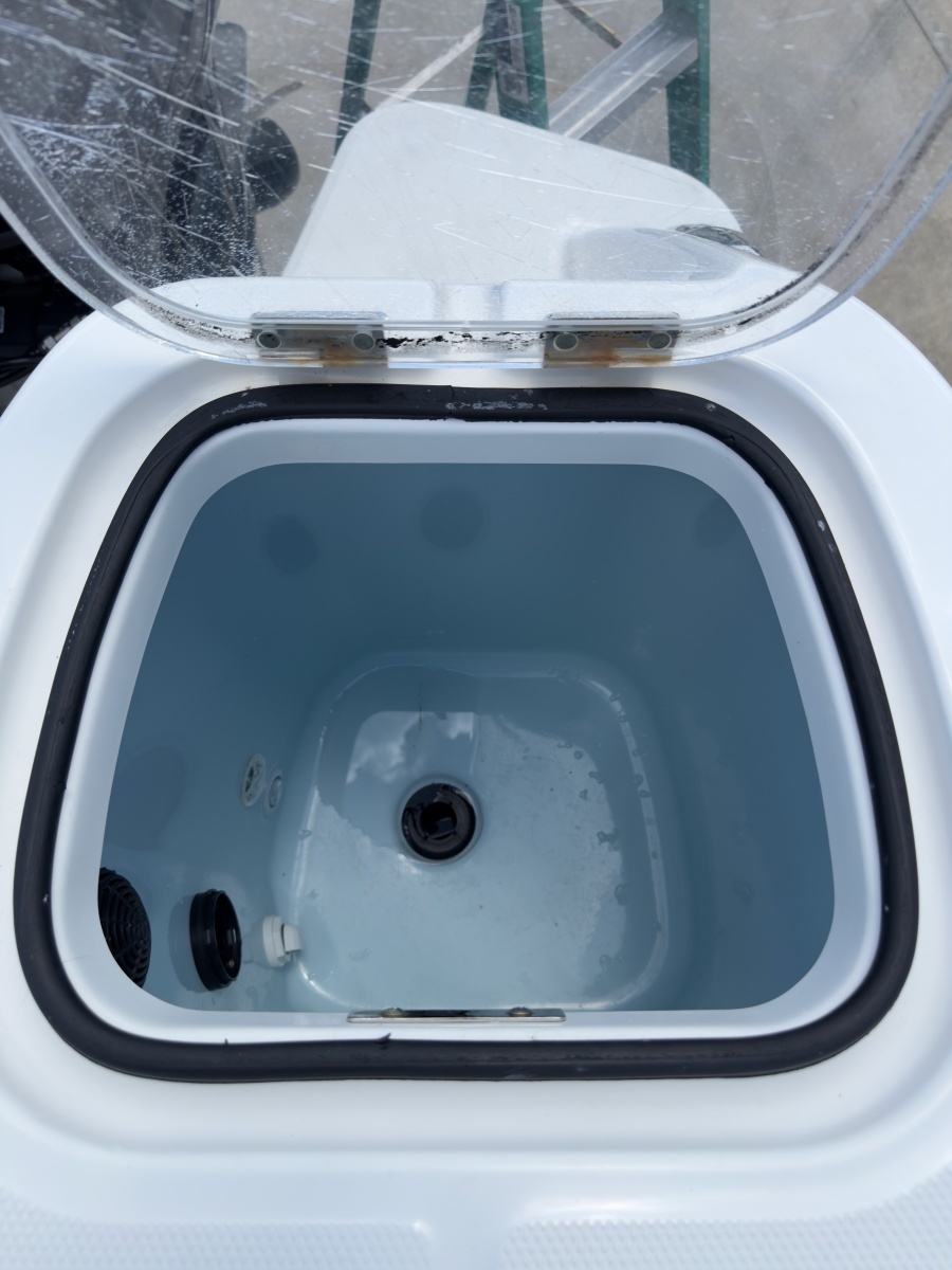 2016 Boston Whaler 350 Outrage