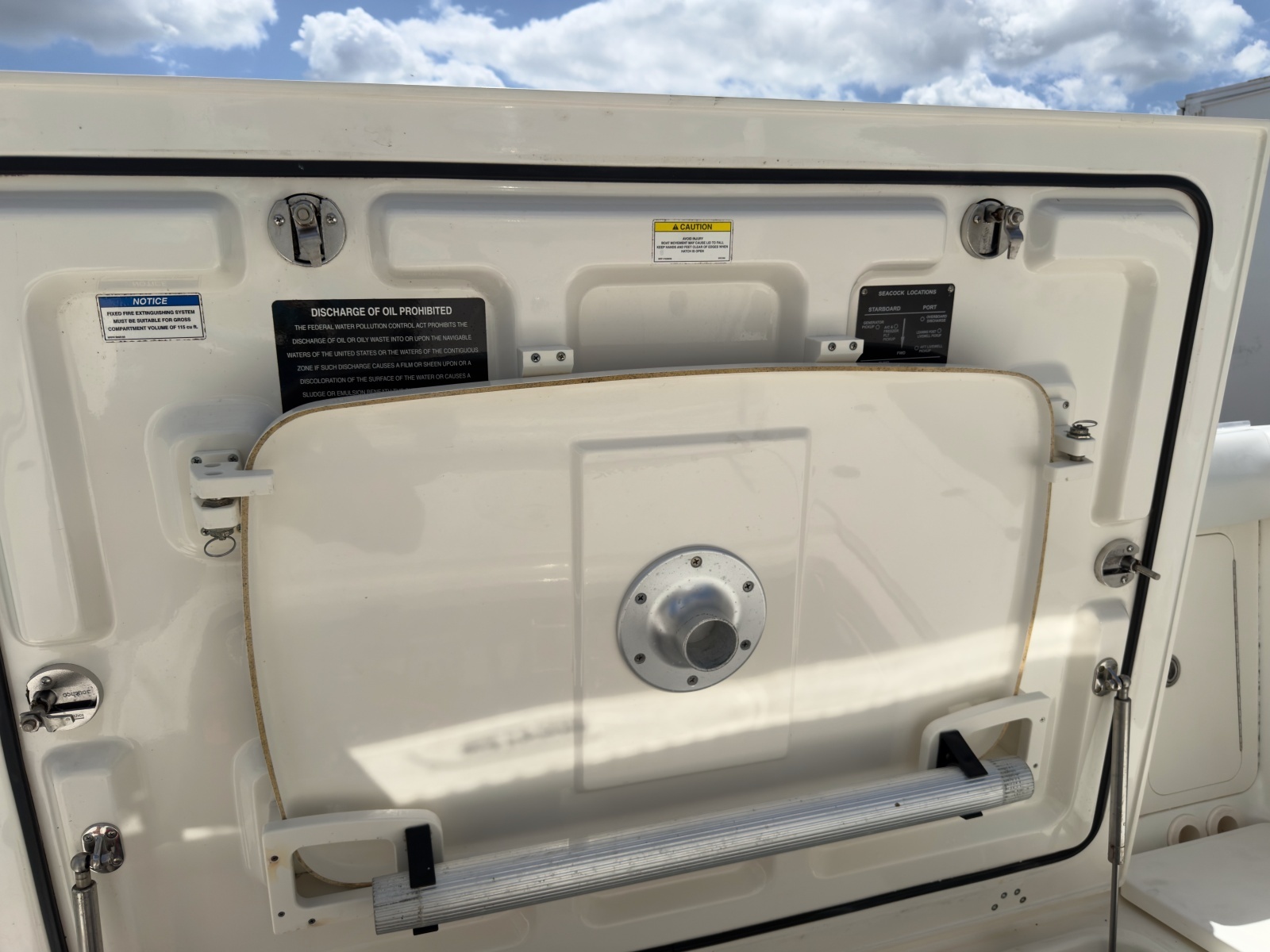 2016 Boston Whaler 350 Outrage