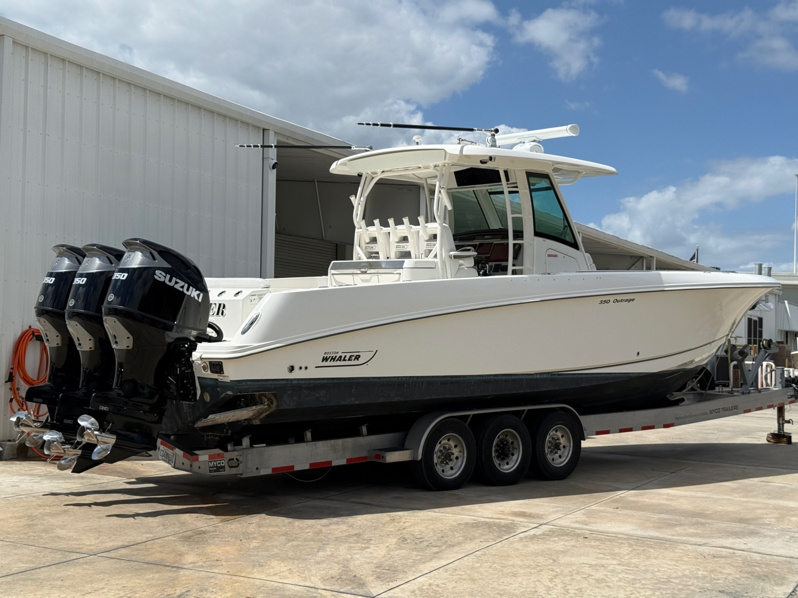 2016 Boston Whaler 350 Outrage