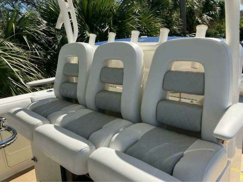 35ft Boston Whaler Yacht For Sale