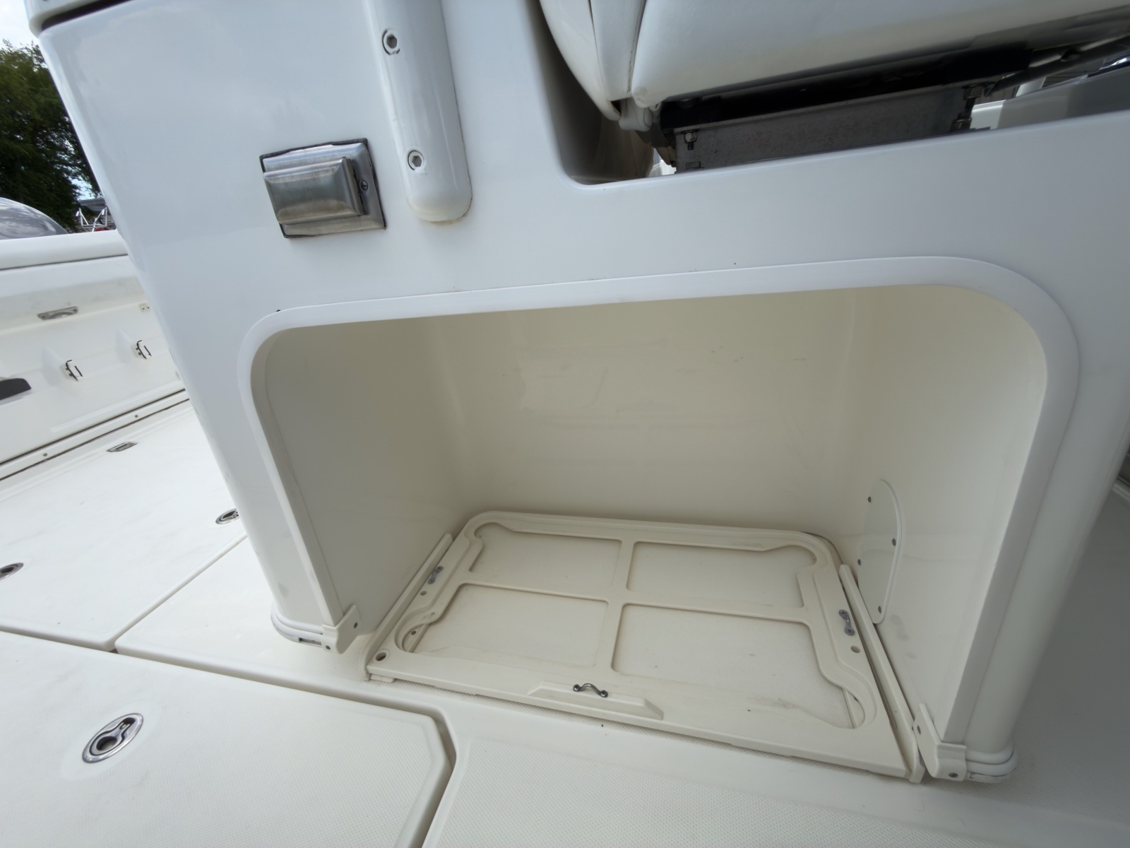 2016 Boston Whaler 350 Outrage
