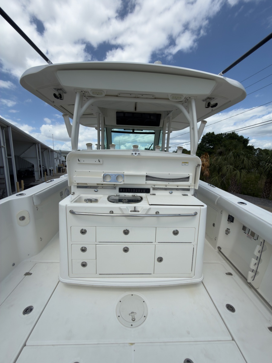 2016 Boston Whaler 350 Outrage