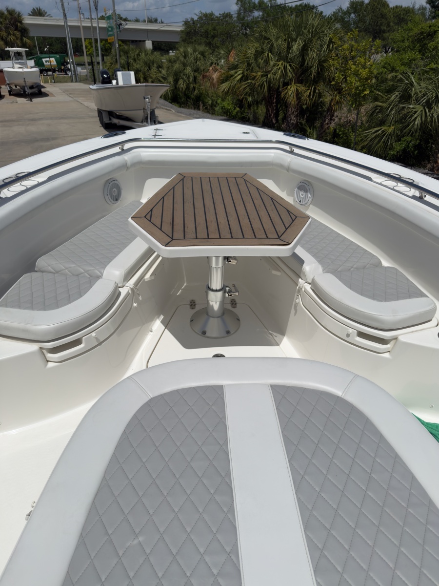 2016 Boston Whaler 350 Outrage