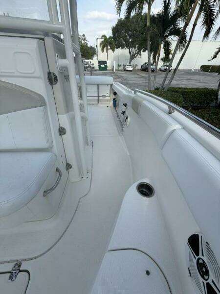 21ft Robalo Yacht For Sale