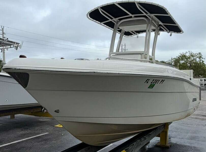 21ft Robalo Yacht For Sale