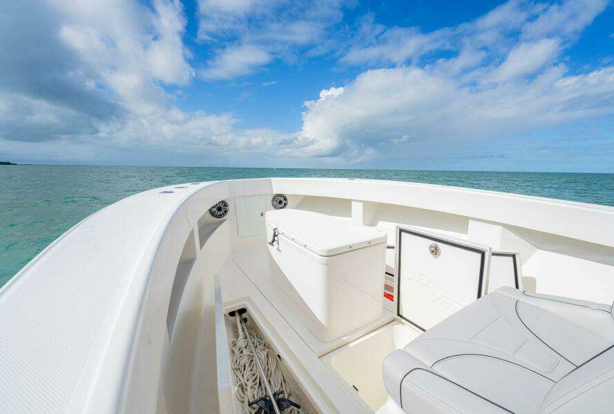 32ft SeaVee Yacht For Sale